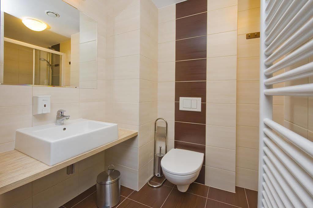 Hotel Cztery Brzozy Gdansk Kowale Kowale  ภายนอก รูปภาพ